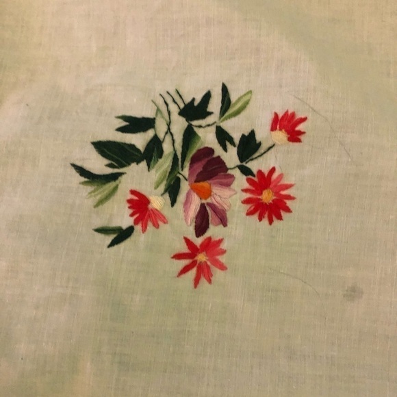 Embroidered White Square Tablecloth - Picture 5 of 8